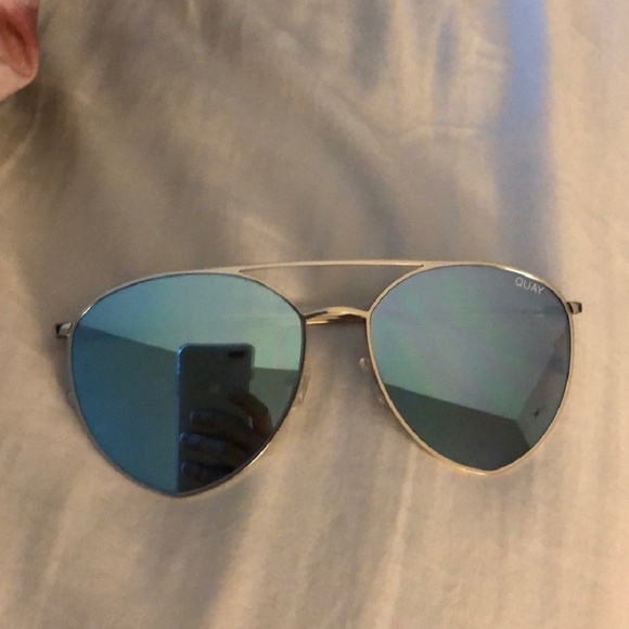 SOLD!  Quay High Key Bue Mirror Aviator Sunglasses - Picture 4 of 8